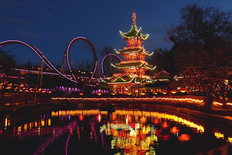 globedge-travel-denmark-copenhagen-tivoli-gardens-pagoda-lights