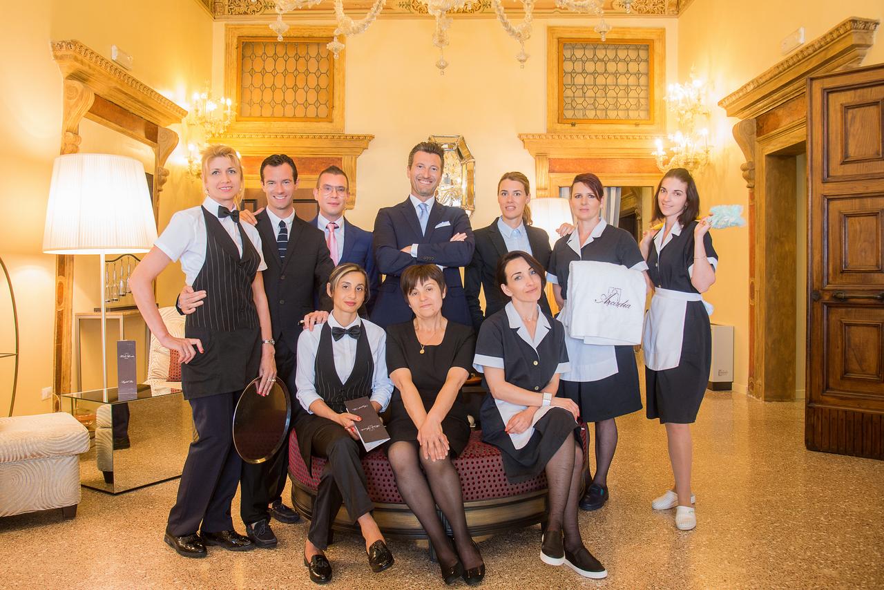 globedge-travel-italy-venice-arcadia-boutique-hotel-amazing-team