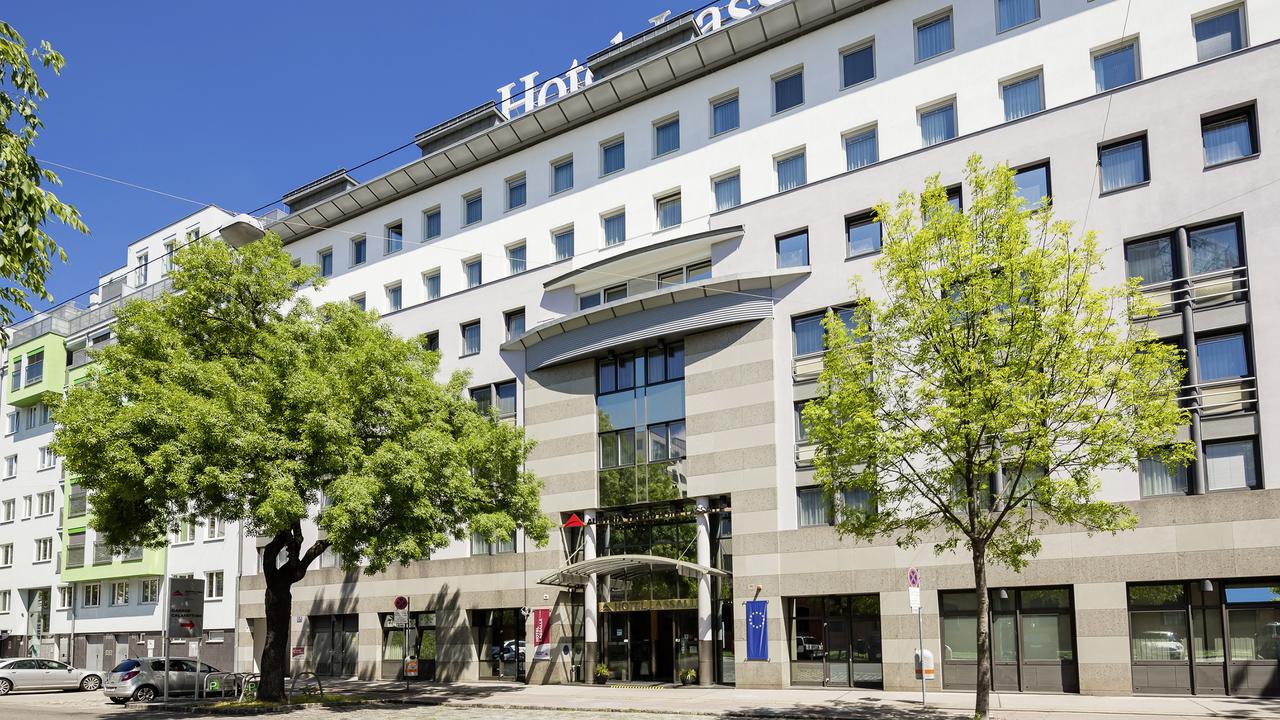 globedge-travel-austria-best-hotels-vienna-Trend-Lassalle