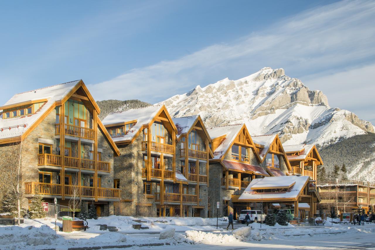 globedge-travel-canada-best-hotels-banff-moose-hotel-suites