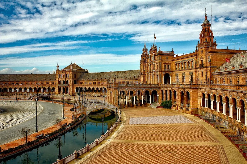 globedge-travel-spain-seville-plaza-espana